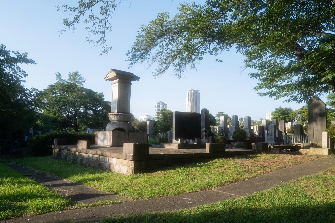aoyama cemetery tokyos historic resting place photo 1