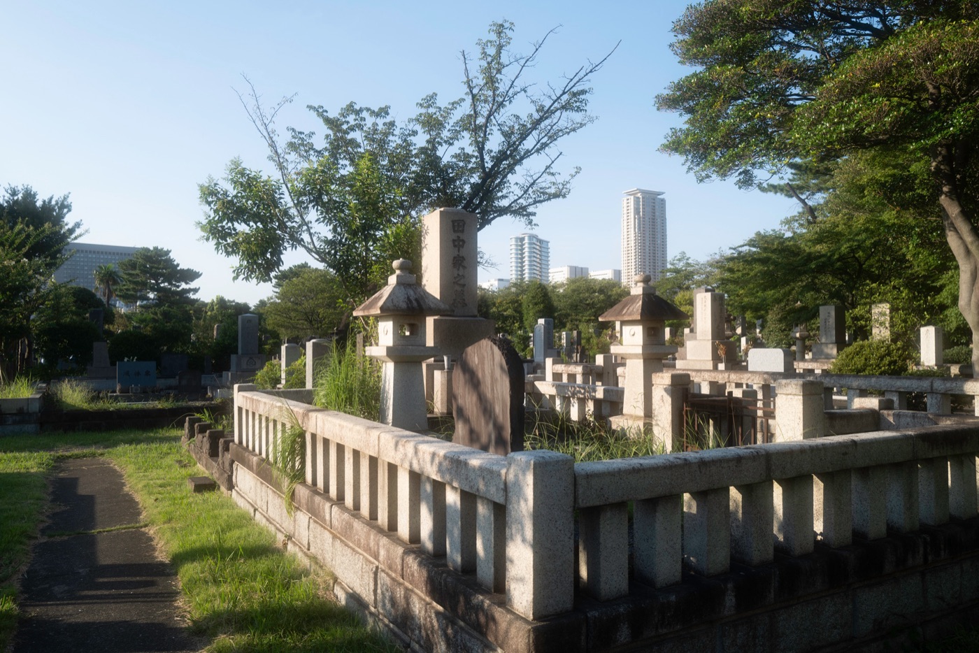 aoyama cemetery tokyos historic resting place photo 2