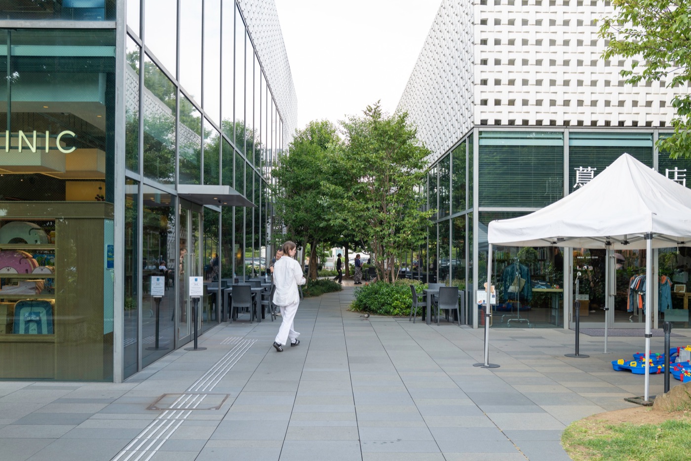 daikanyama t site a literary and architectural marvel photo 1