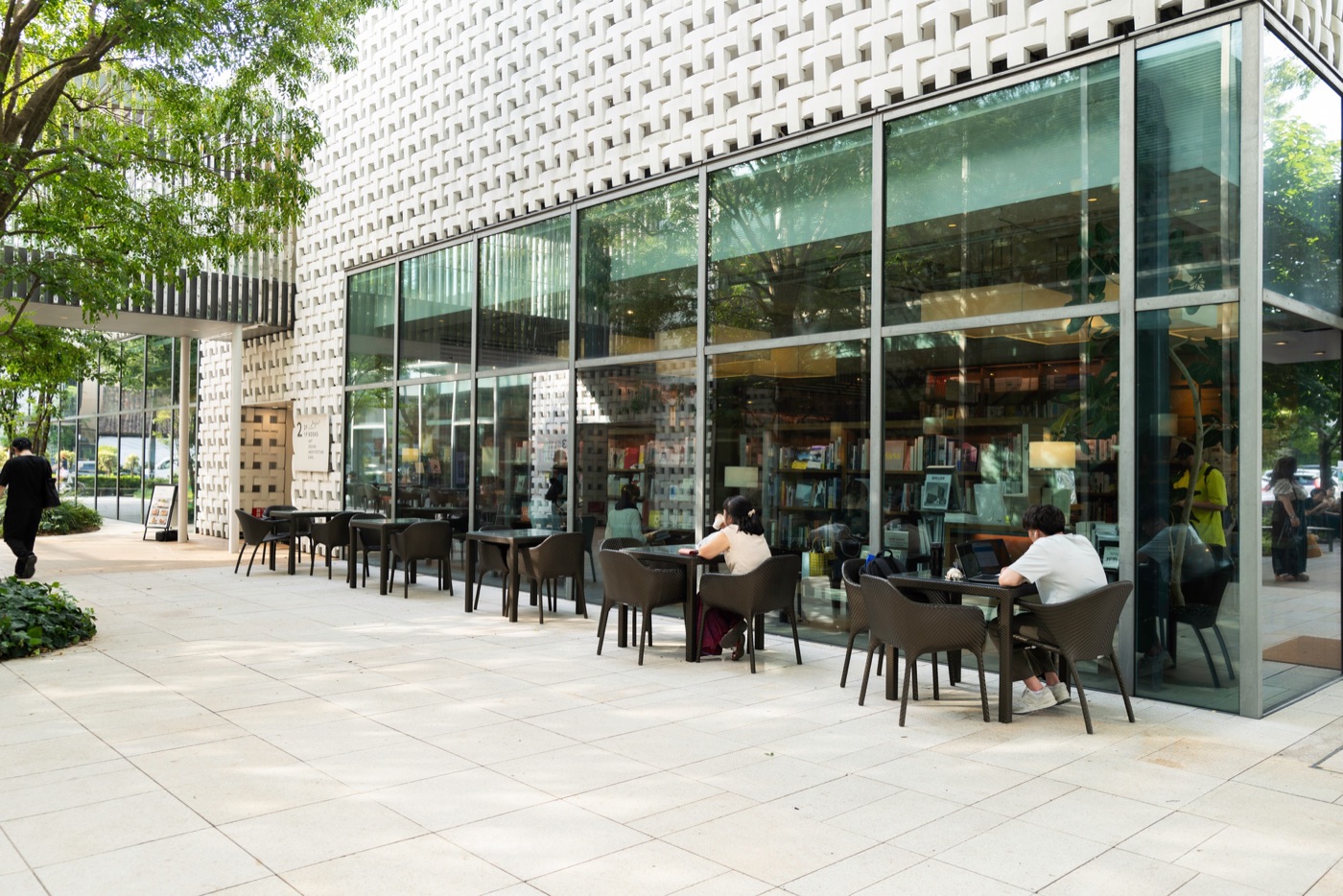 daikanyama t site a literary and architectural marvel photo 9