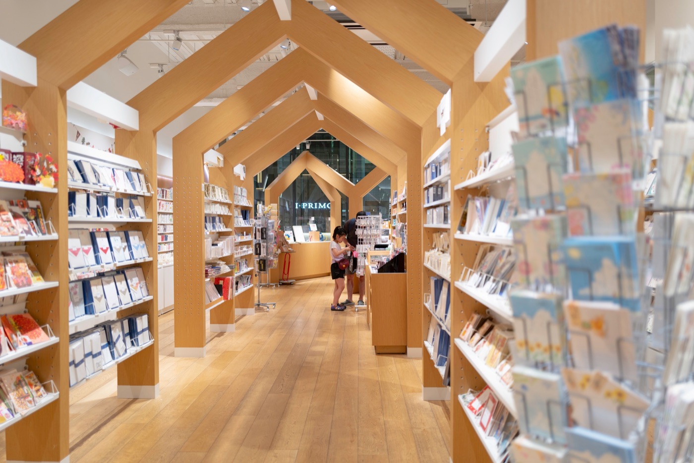 itoya ginzas creative stationery hub photo 3