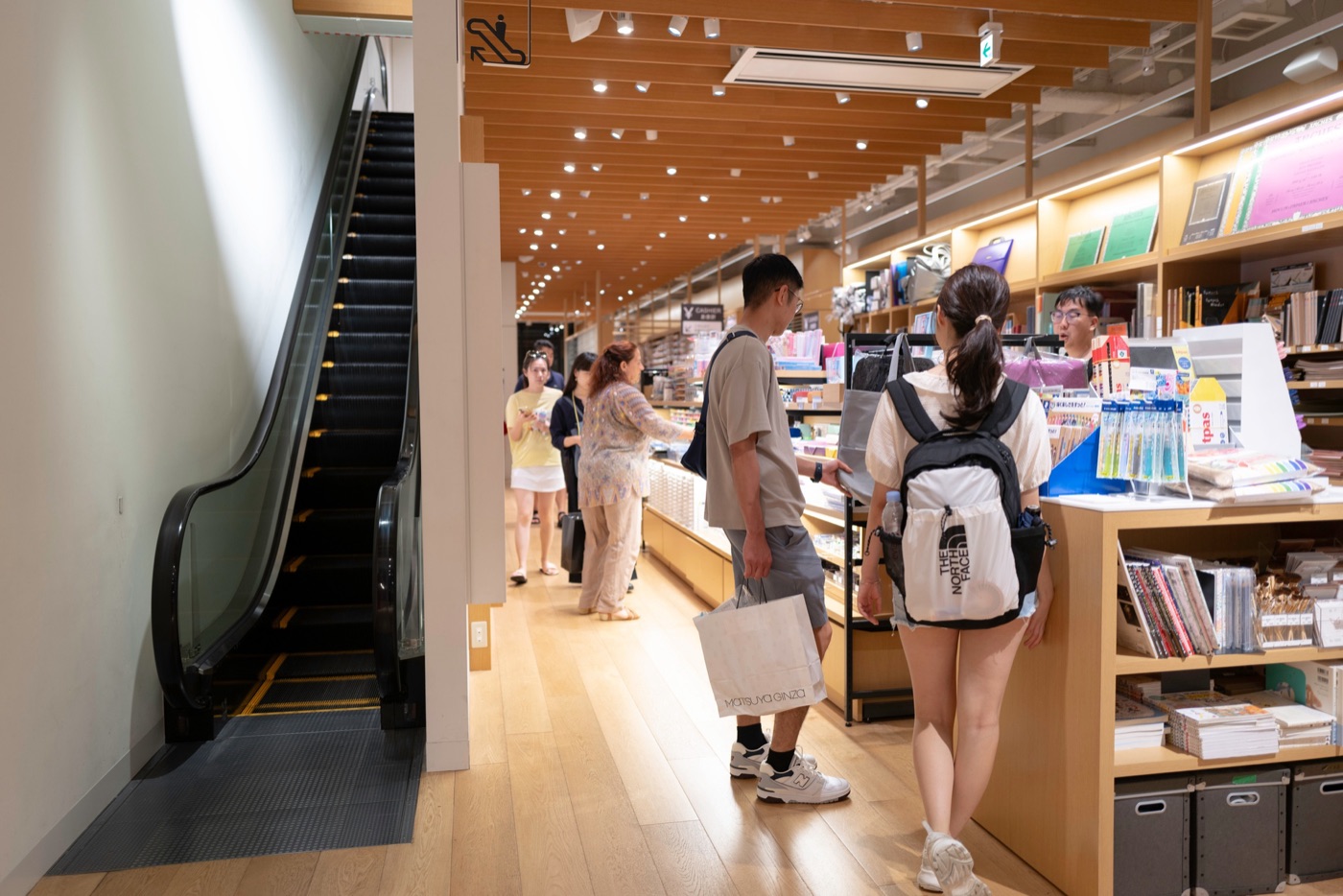 itoya ginzas creative stationery hub photo 9