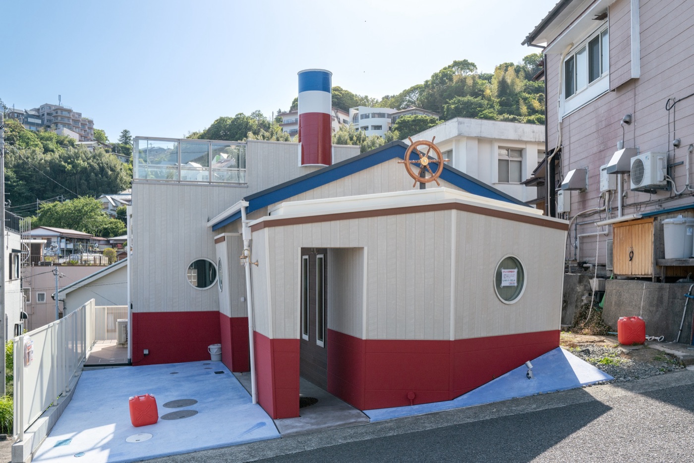 manazuru kanagawas scenic peninsula town photo 2