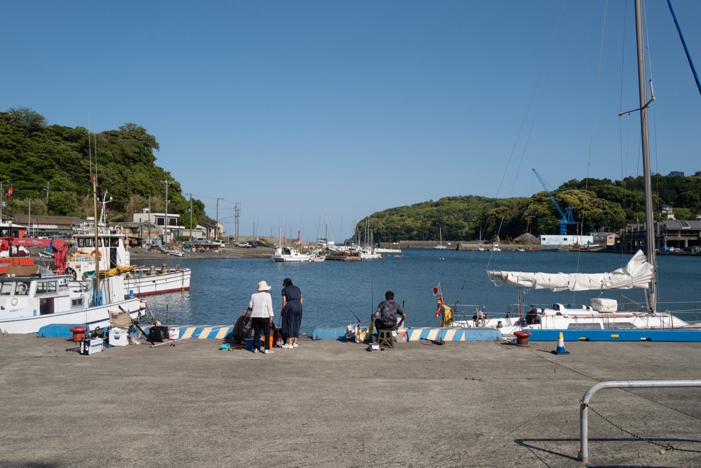 manazuru kanagawas scenic peninsula town photo 3