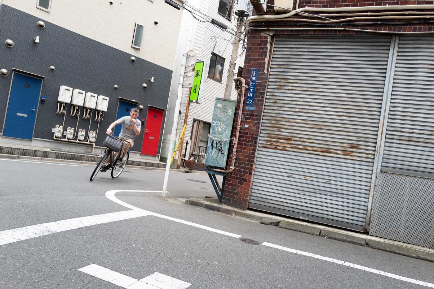 sanya tokyos forgotten neighborhood photo 7
