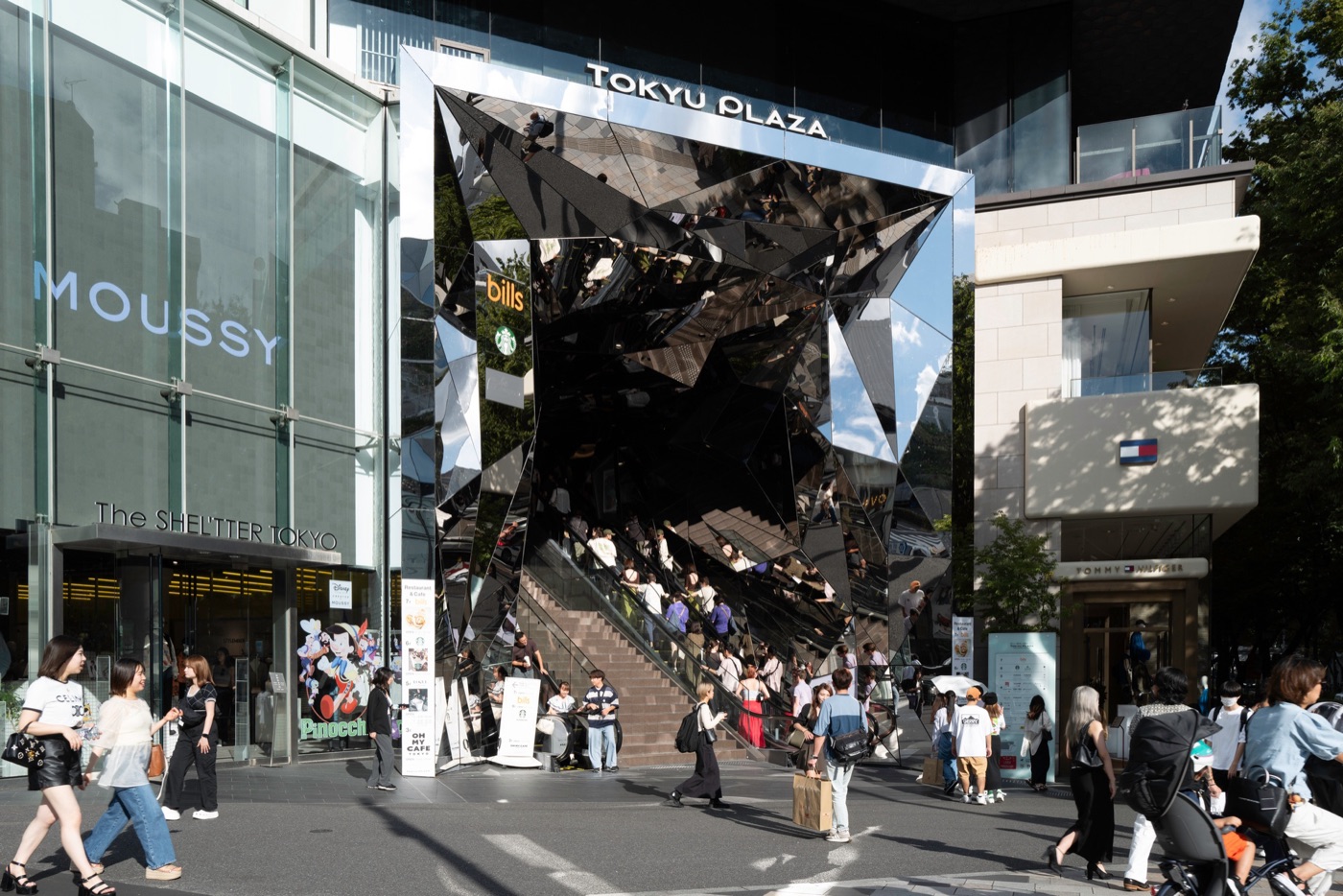 tokyu plaza harajukus architectural landmark photo 16
