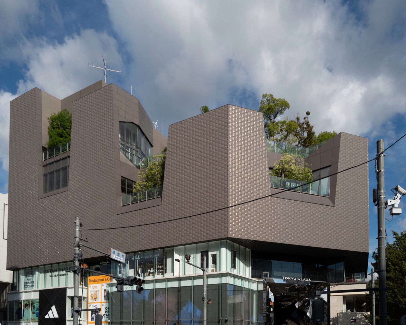 tokyu plaza harajukus architectural landmark photo 17