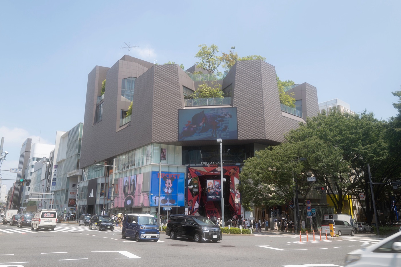 tokyu plaza harajukus architectural landmark photo 20
